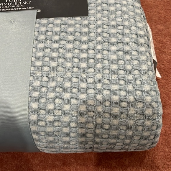 UGG brand new twin quilt set - Picture 5 of 12